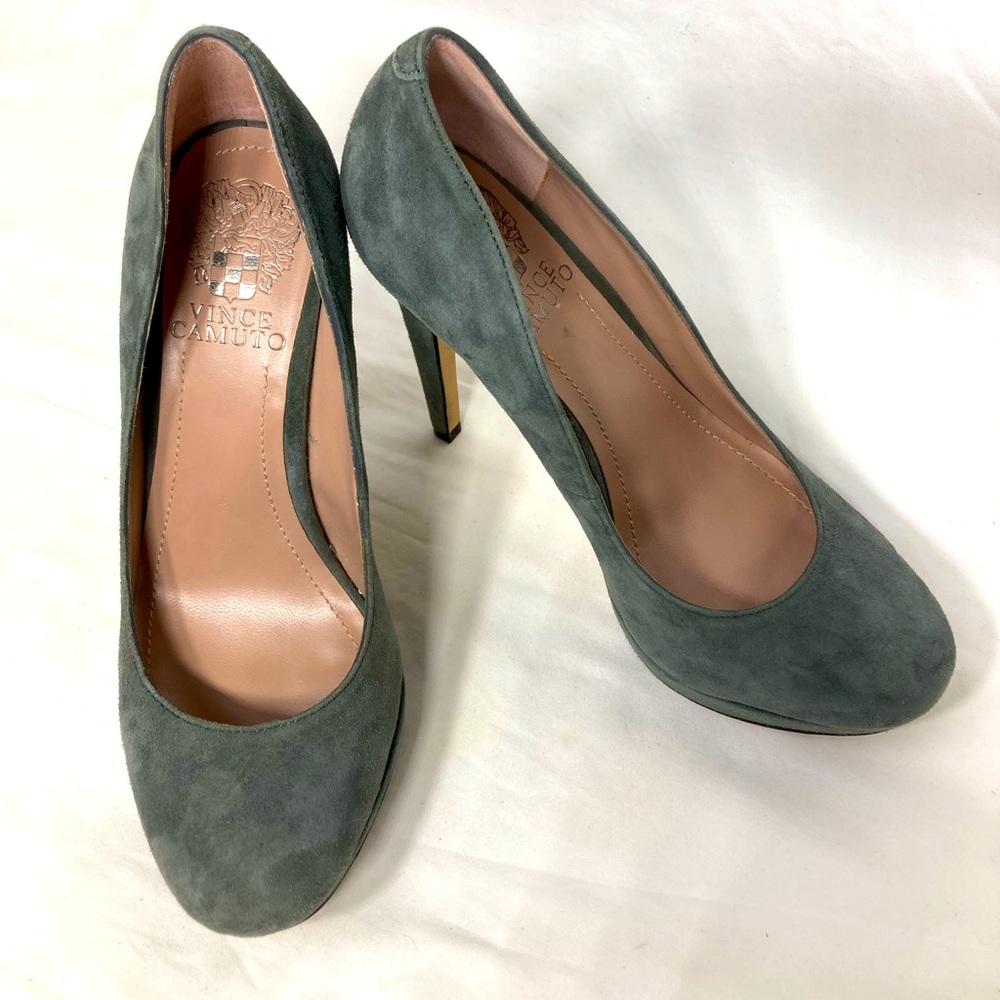 Vince Camuto Teal/Seafoam Suede Heels, size 6